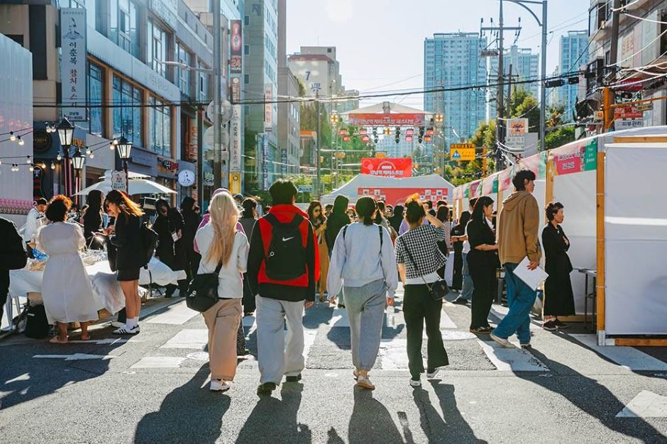 가을밤 감성 충전, 케미스트릿 강남역 축제 어때요?